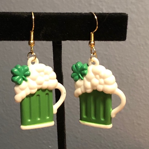 n/a Jewelry - NWT ST.PATRICKS Green Beer Pierced Earrings